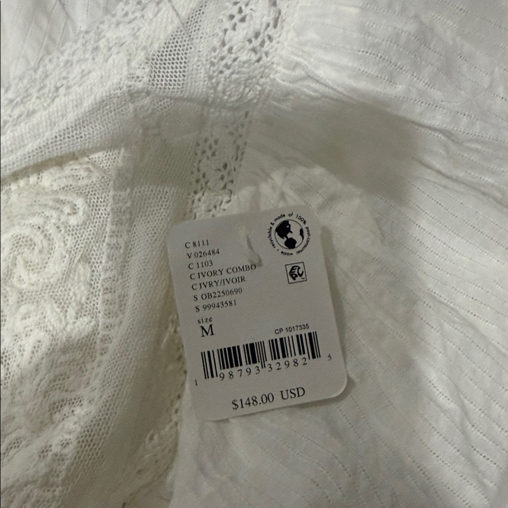 Elegant White Lace Women's Top - Picture 4 of 5